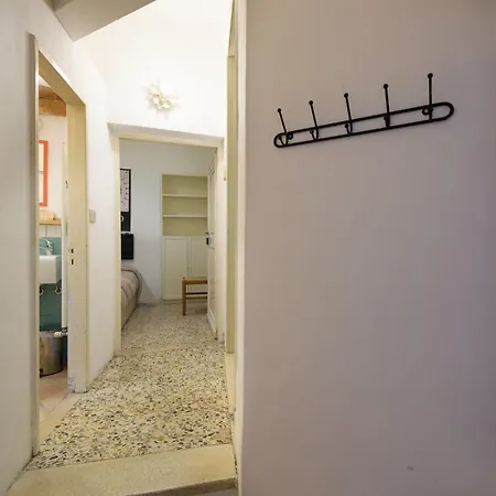 Guesthost - La Volta Appartement