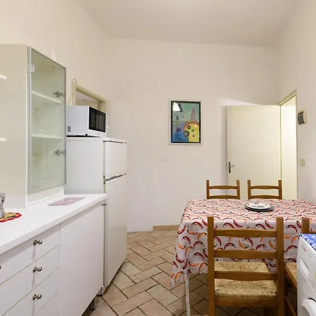 Guesthost - La Volta Appartement